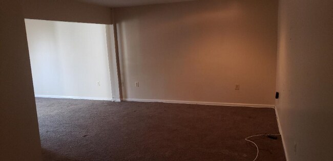 Building Photo - 10101 Palamar Dr