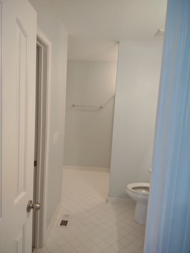 Building Photo - Fantastic Three Bedroom Home in Lexington!