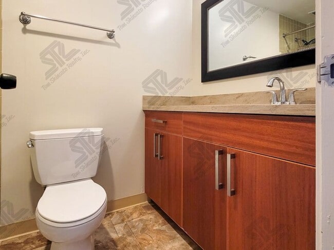 Building Photo - 2BR / 2Bath / 1Pkg - Harbor Square - Utili...