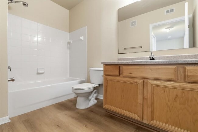 Building Photo - 1025 Villagio Cir