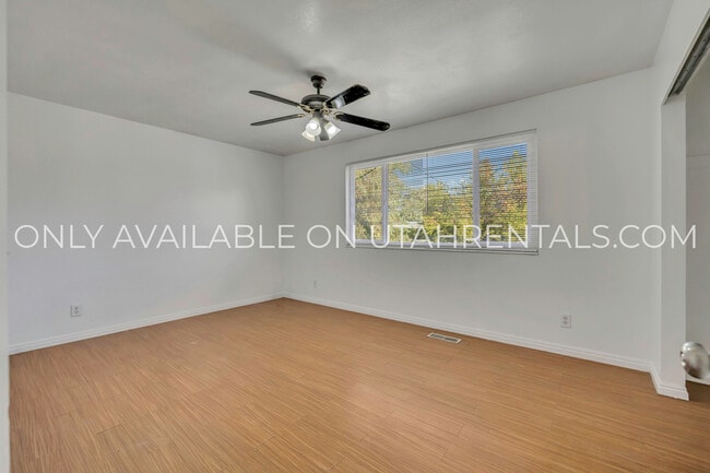 Building Photo - 234 W Foxbridge Dr