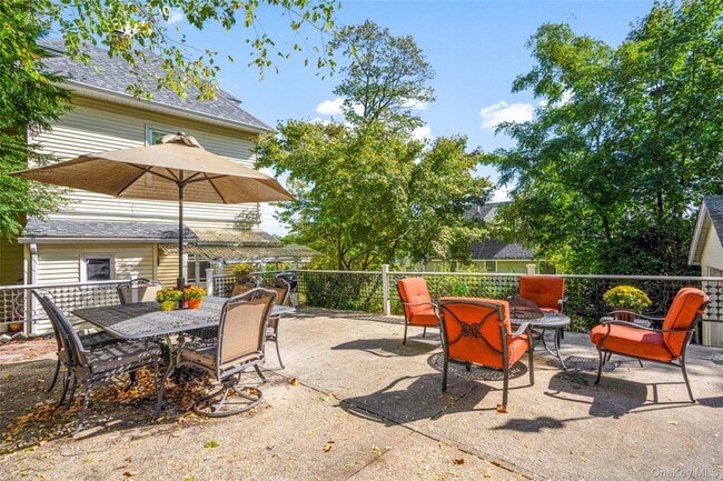 Building Photo - 49 Weaver St