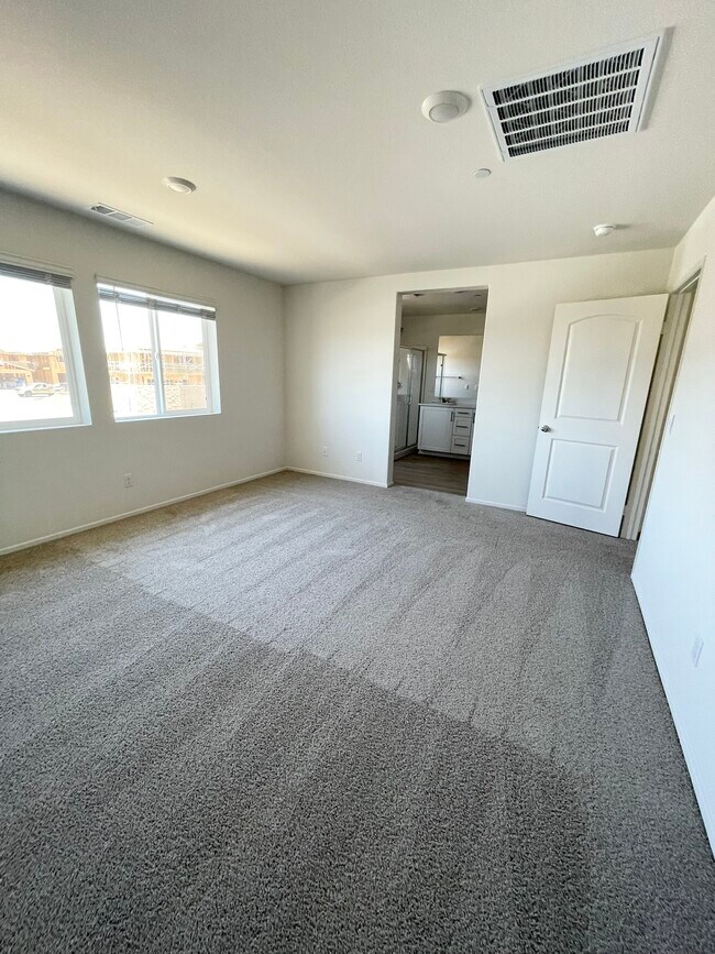 Building Photo - 14063 Starlene St