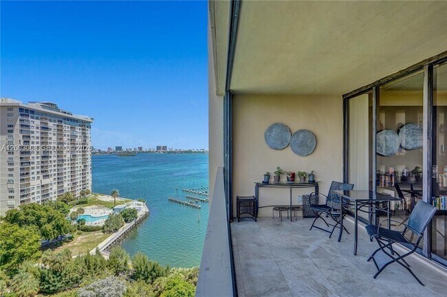 Building Photo - 11113 Biscayne Blvd