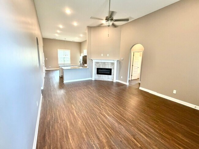 Building Photo - 35 Birkdale Dr