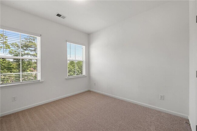 Building Photo - 307 Danville Ave