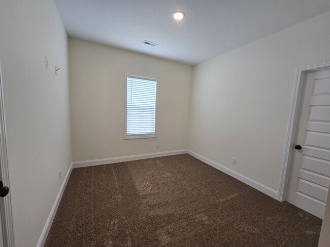 Building Photo - 133 Mumford Rd