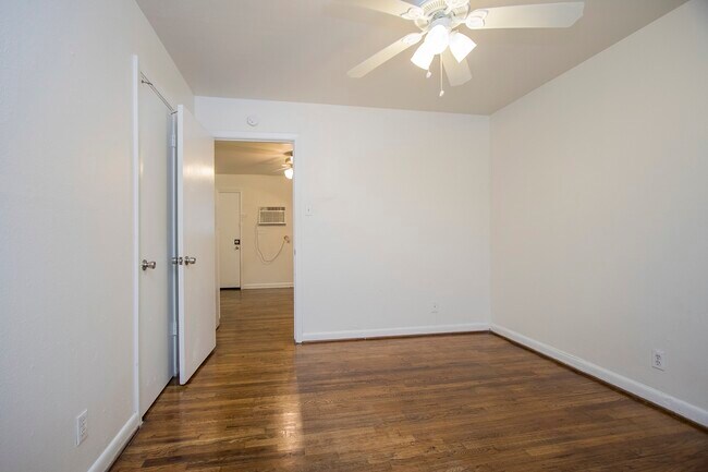 Building Photo - 4207 Mt Vernon St