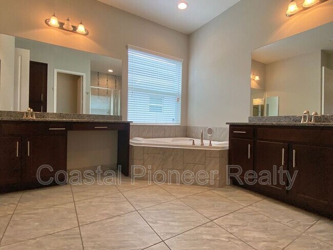 Building Photo - 31134 Spruceberry Ct