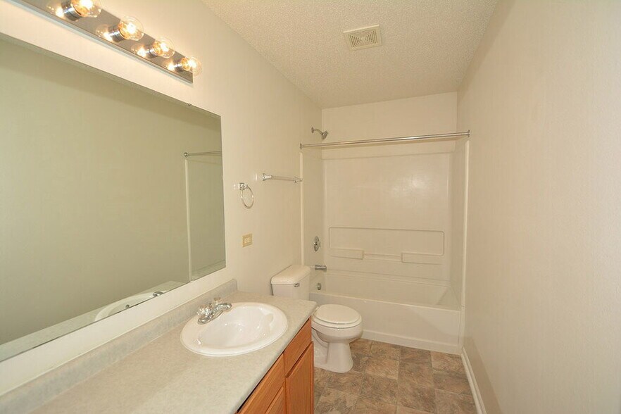 Building Photo - 10226 Homestead Dr