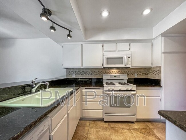 Building Photo - 11802 Los Alisos Cir