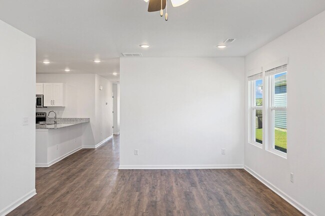 Building Photo - 523 Alex Jordan Dr.