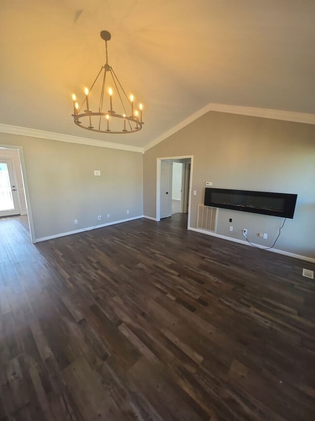 Building Photo - Beautifully Renovated 3-Bedroom Single-Family Home with 2-Car Garage Near HWY 111