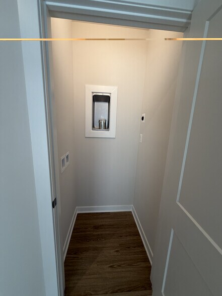 washer and dryer - 8652 Lovelace St