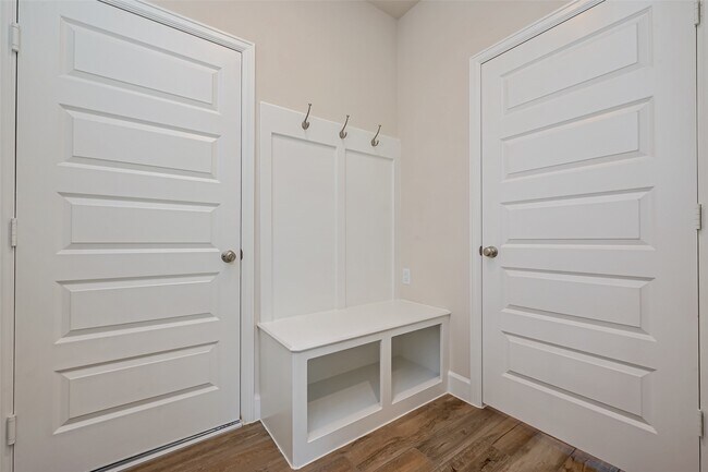 Building Photo - 308 Mullins Ct