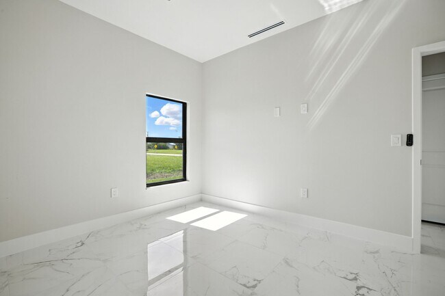Building Photo - 2838 Tropicana Parkway W