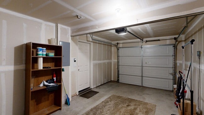 Building Photo - PURE Property Management - Adorable two-st...