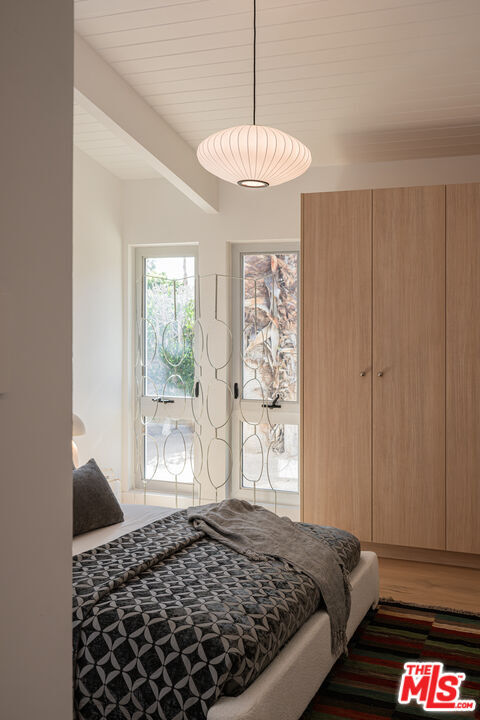 Building Photo - 922 E Anza Dr