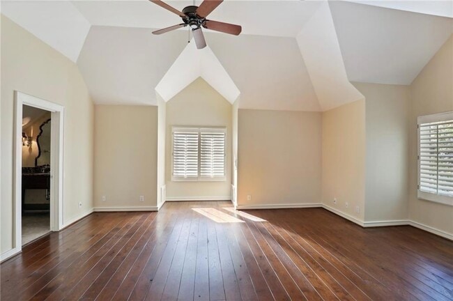 Building Photo - 1965 W Wesley Rd NW