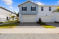 Building Photo - 4416 Longwood Lk Sq