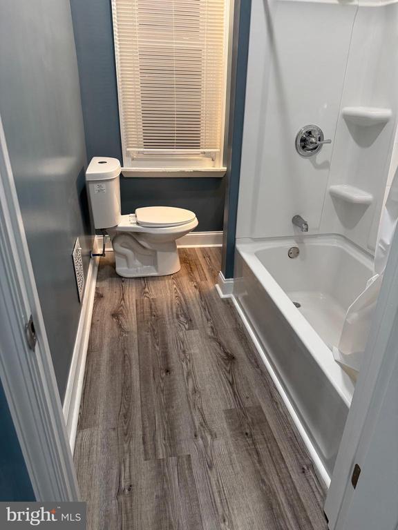 Building Photo - 5332 Pine St