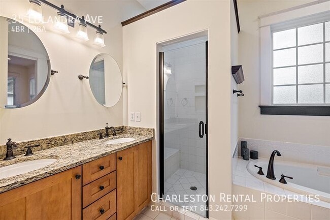 Building Photo - 35 Lolandra Ave