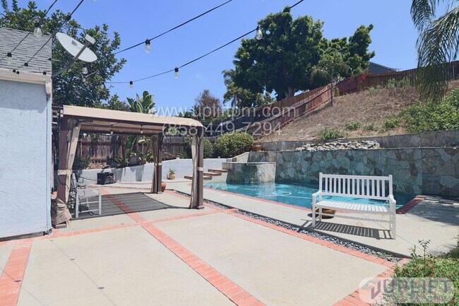Building Photo - Spacious 3-Bedroom Pool Home in Oceanside ...