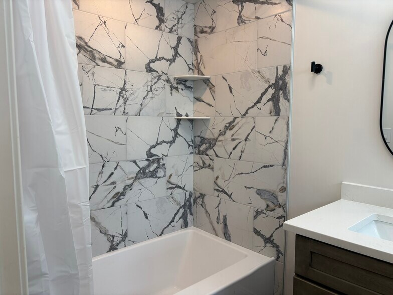 Building Photo - 254 Salem St