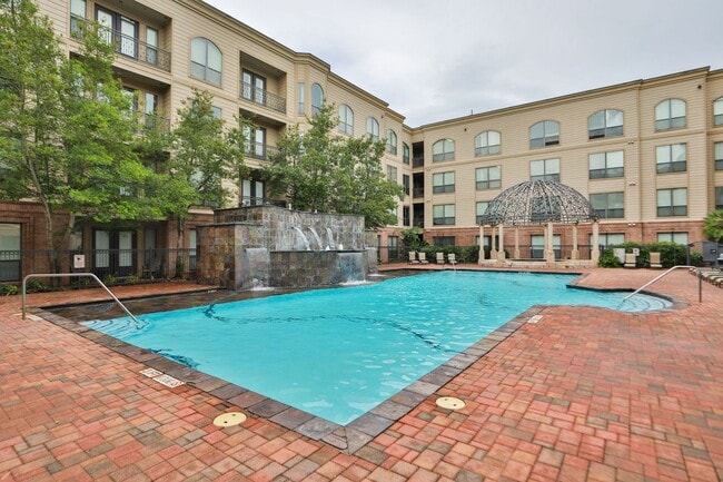Building Photo - For Lease | 1 Bed, 1 Bath | 832 Sq Ft | Su...