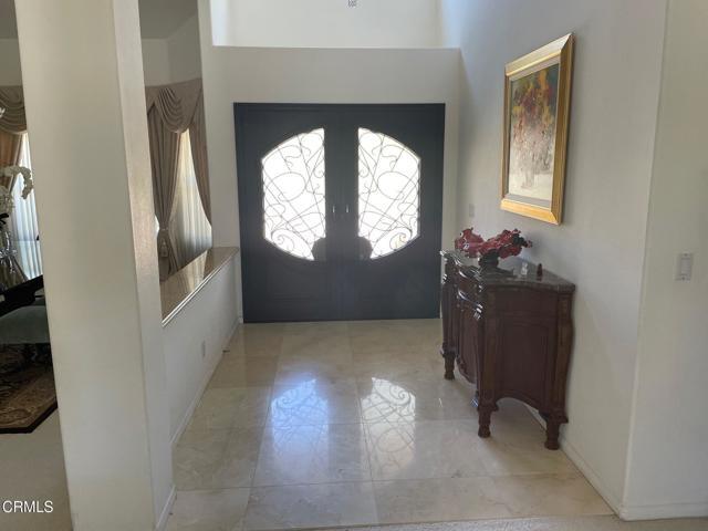 Building Photo - 2109 Valleyfield Ave