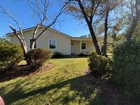 Building Photo - 2714 Cranbrook Dr