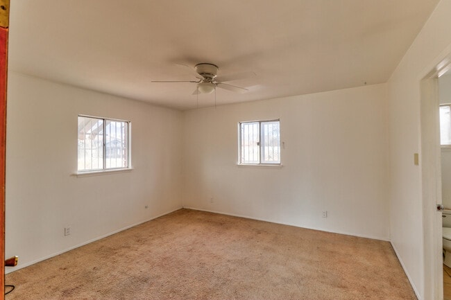 Building Photo - 5108 Mt Hood Dr