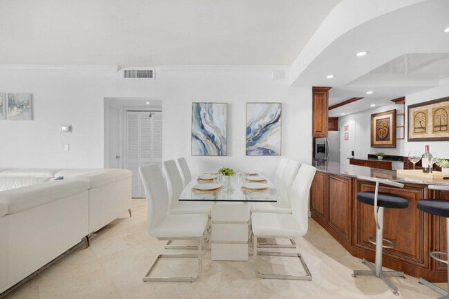 Building Photo - 4001 S Ocean Dr