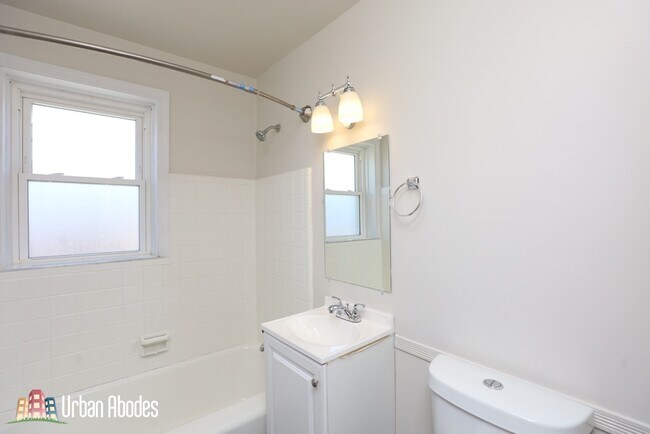 Building Photo - 7520 N Ridge Blvd