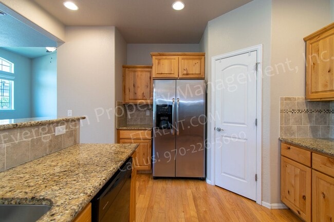 Building Photo - 2802 Exmoor Ln