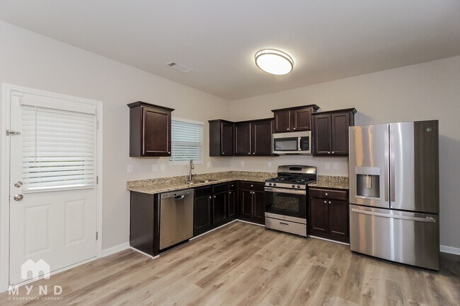 Building Photo - 376 Scotland Dr