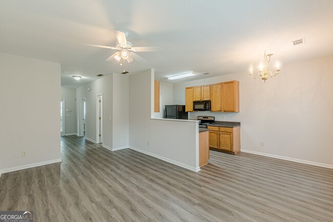Building Photo - 274 Brookview Dr