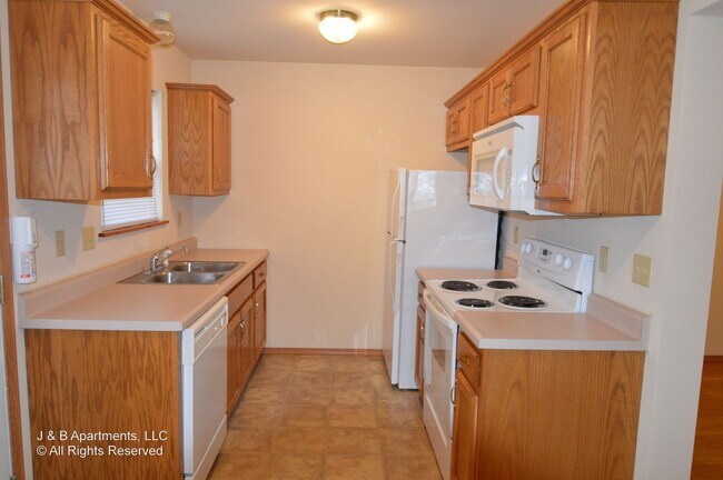 Building Photo - 20316 Skyview Dr