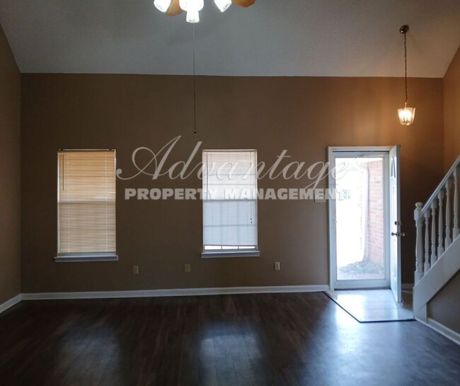 Building Photo - Charming 3 bedroom 2.5 Bath - Cordova