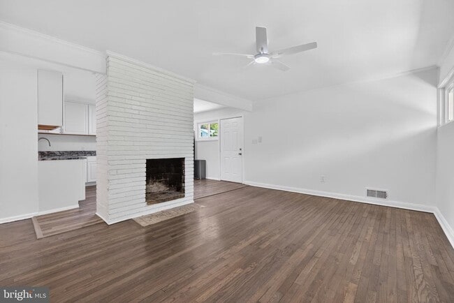 Building Photo - 303 Nimitz Ave