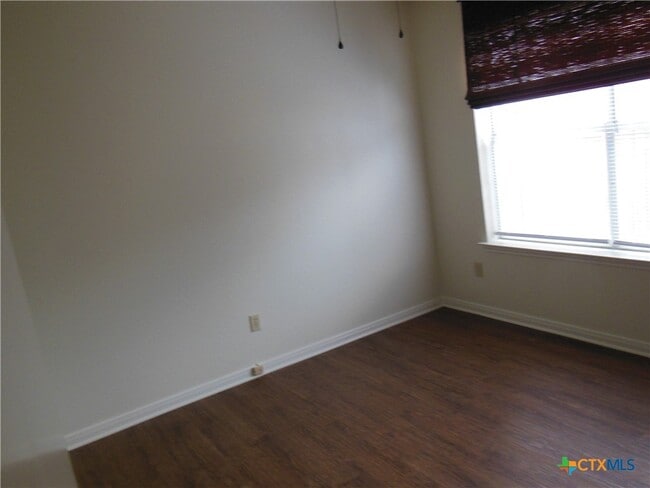 Building Photo - 604 Frostwood Dr
