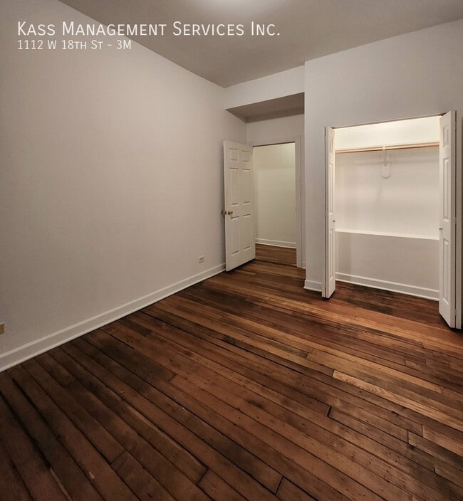 Building Photo - 1112 W 18th St