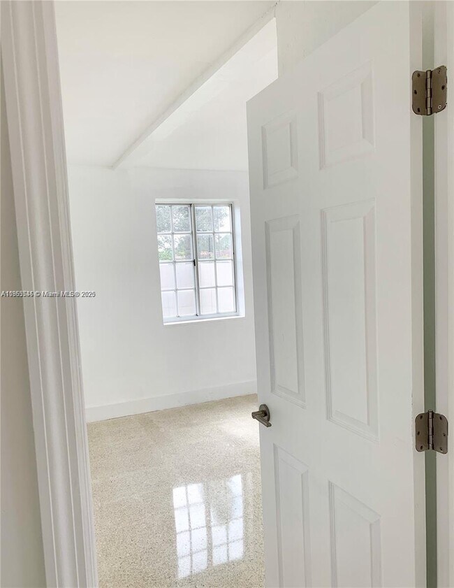 Building Photo - 1145 SW 74th Ct