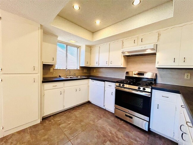 Building Photo - 11300 Maidenstone Dr