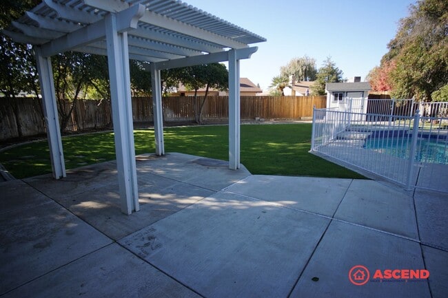 Building Photo - Gorgeous Home in Stockdale Park!