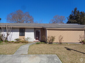 Building Photo - Charming 2-Bedroom Home with Screened-In P...