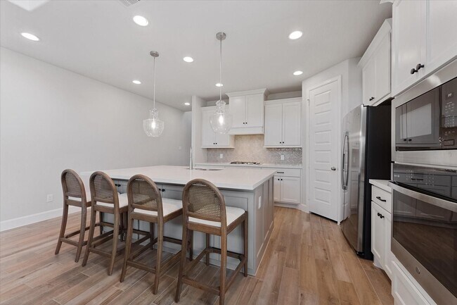 Building Photo - 13055 Soaring Frst Dr