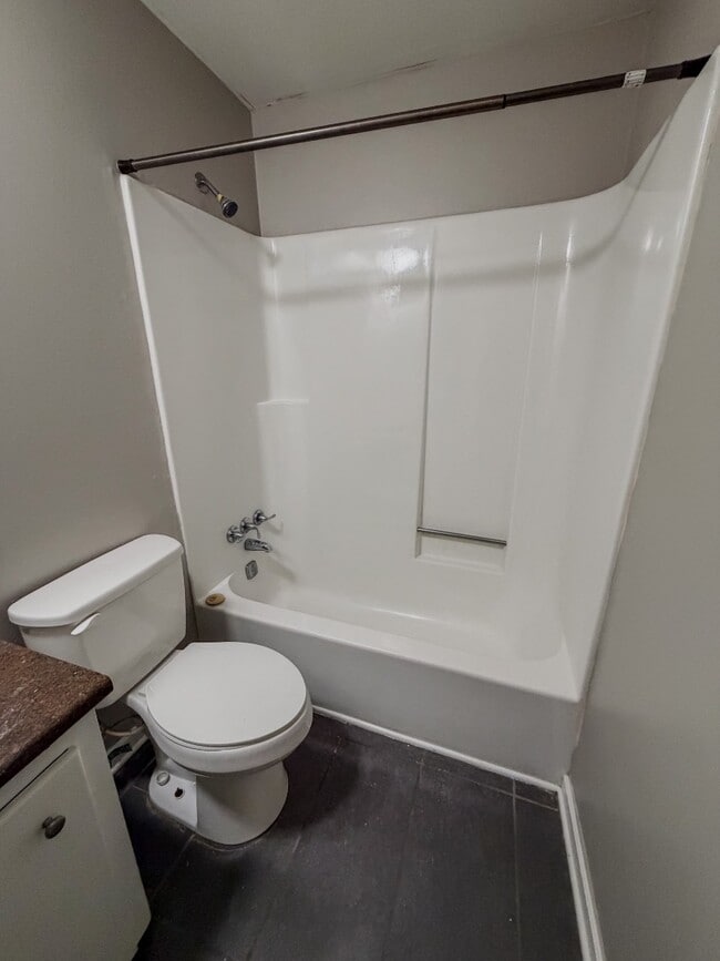 Building Photo - 205 Windward St