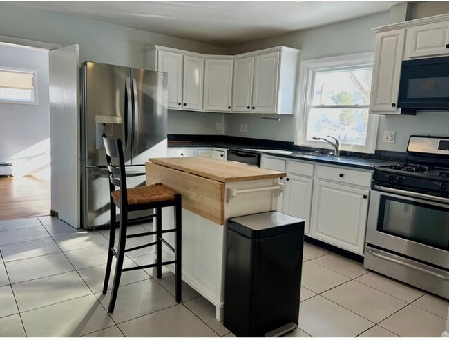 Building Photo - 90 Mill St