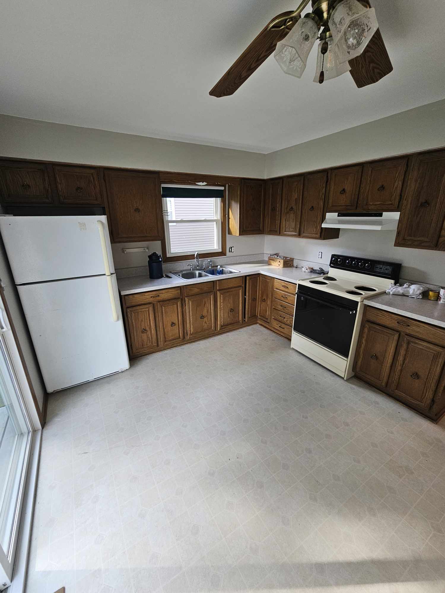 Kitchen - 615 Harrison St